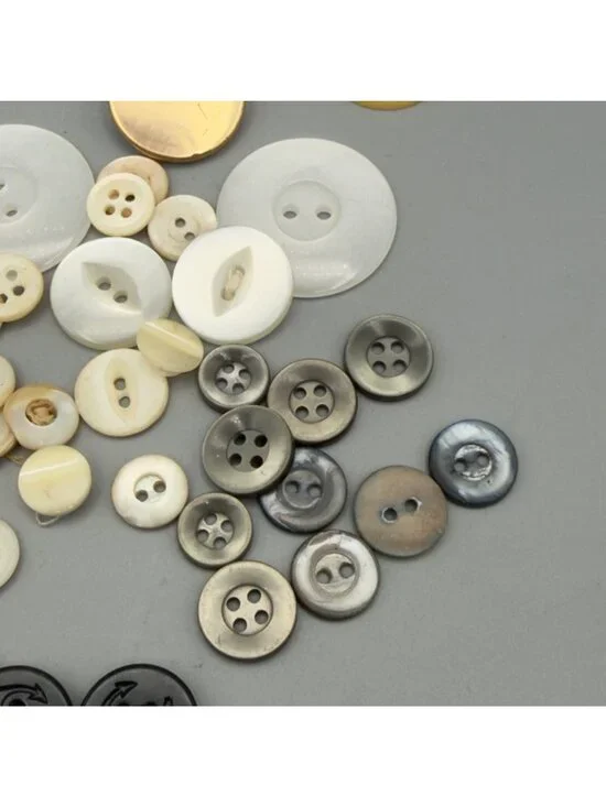 Vintage Glass Jar Assorted Buttons Mother of Pearl Variety Crochet Cover - Picture 4 of 16